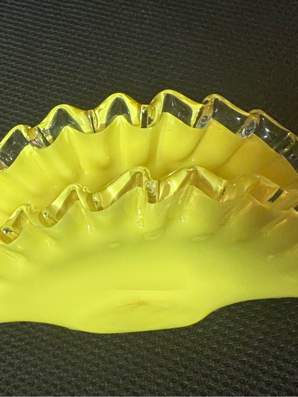 F Art Glass fan-shaped ruffled napkin holder